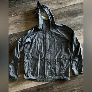 Patagonia Torrentshell Rain Jacket - men’s L